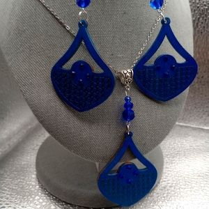 Wood earrings and pendant set